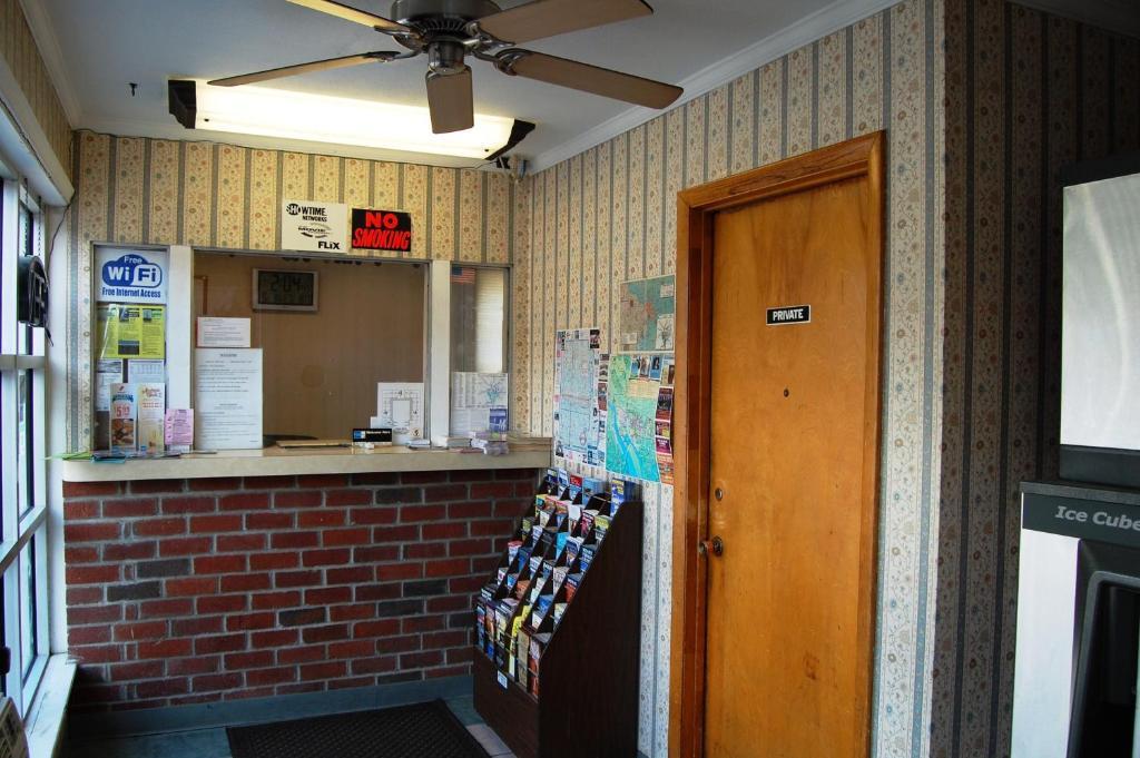 Towne Motel Alexandria Buitenkant foto